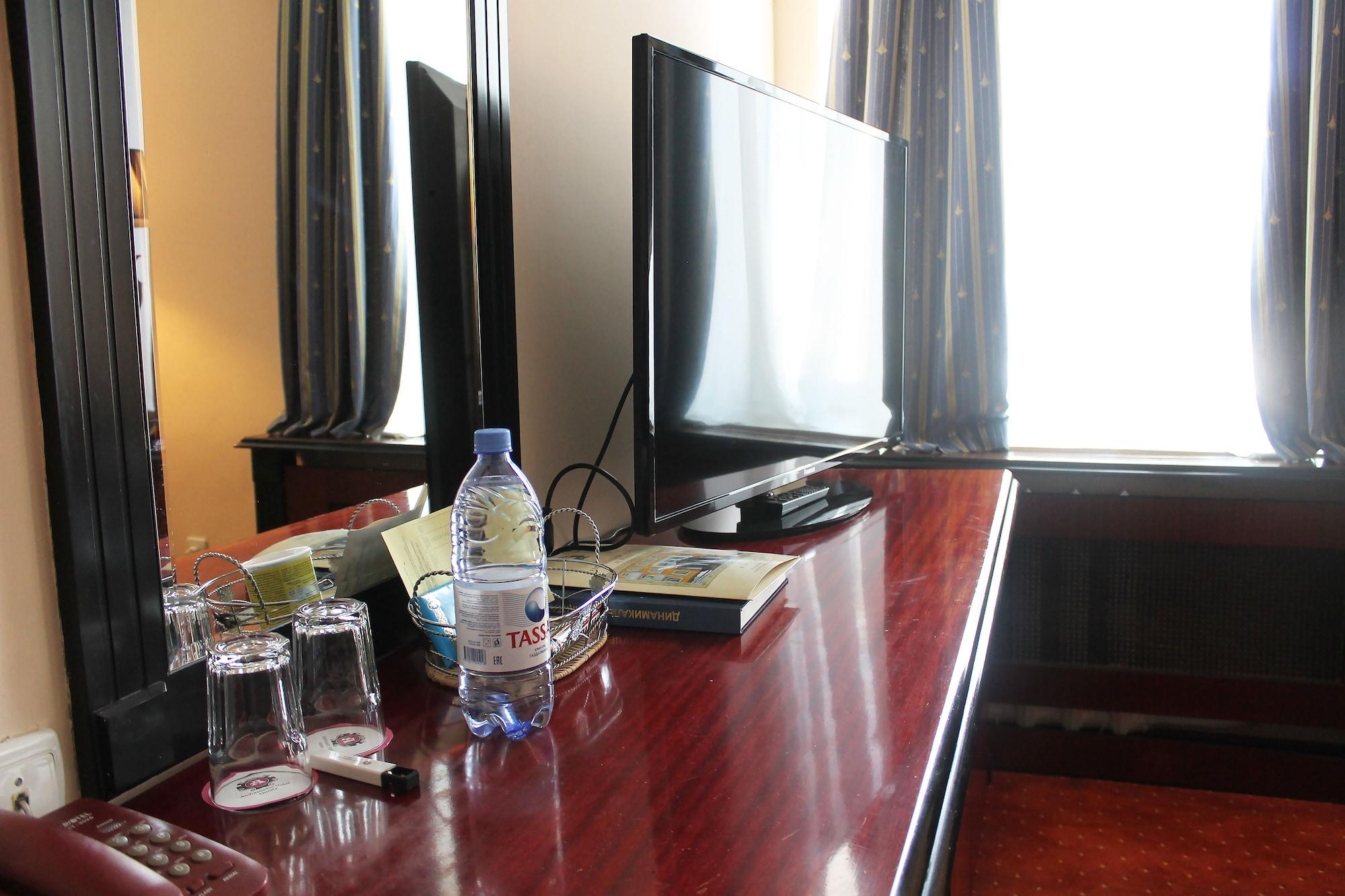 Hotel Ambassador Almaty Esterno foto