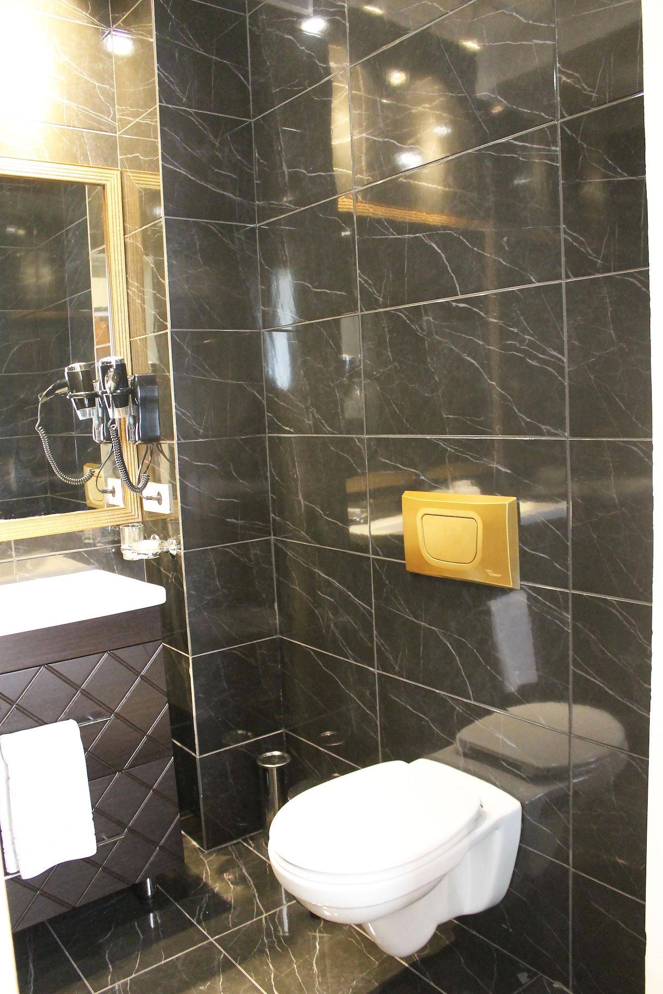 Hotel Ambassador Almaty Esterno foto